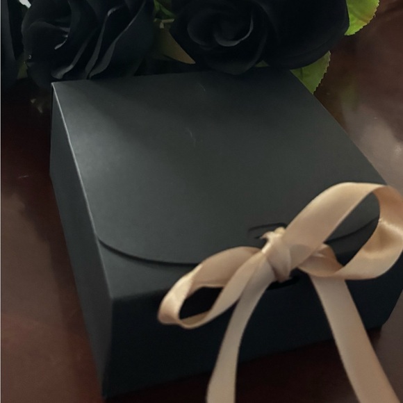 Fantasy reader accessory box! - Picture 8 of 12